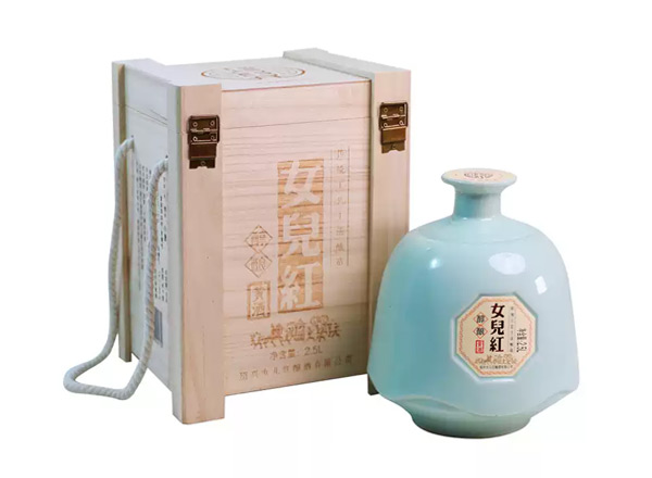 湛江回收绍兴女儿红黄酒醇酿花雕酒木质礼盒2.5L坛装黄酒
